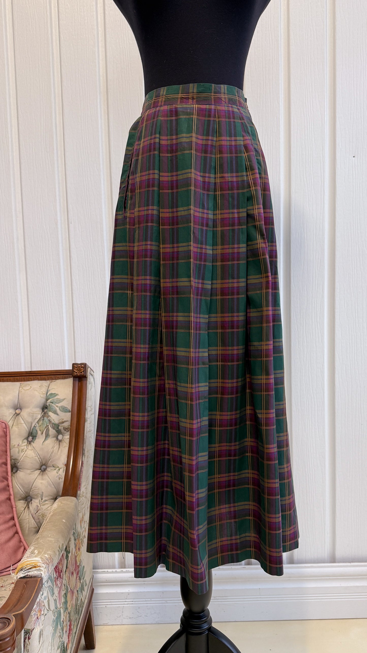 Green and red plaid skirt - small