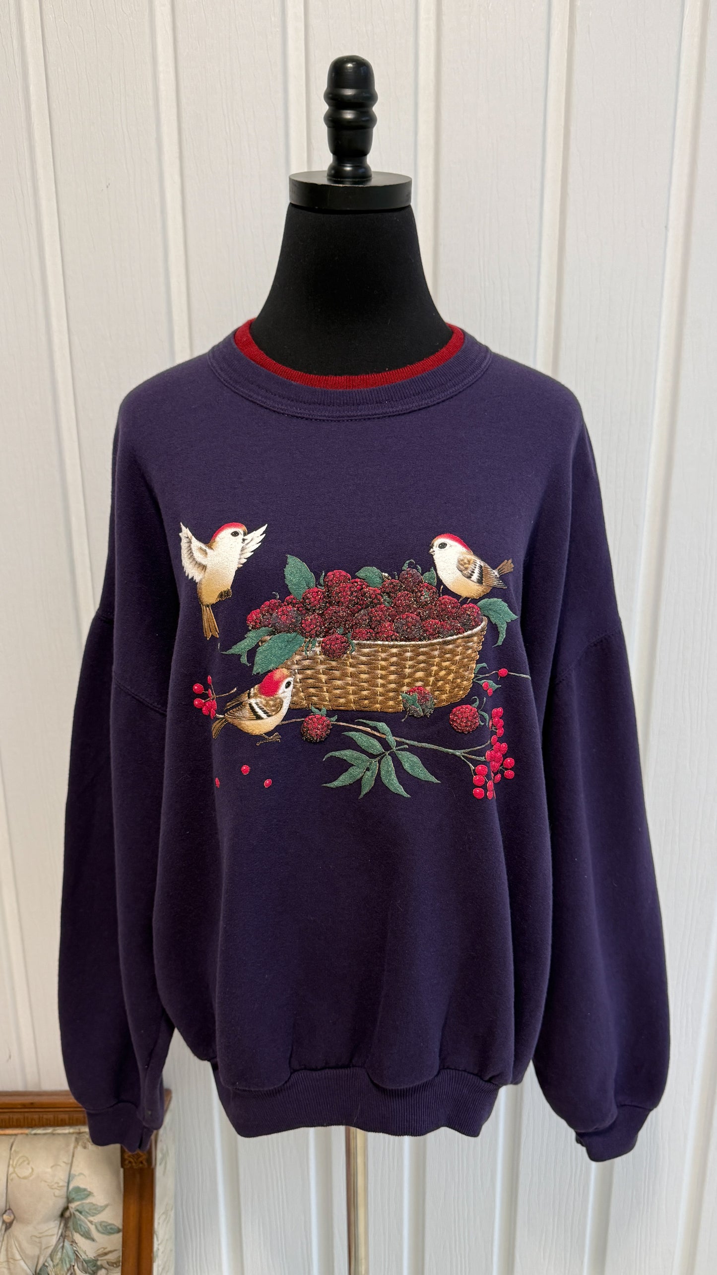 Chandail crewneck mauve oiseaux framboises- x-large