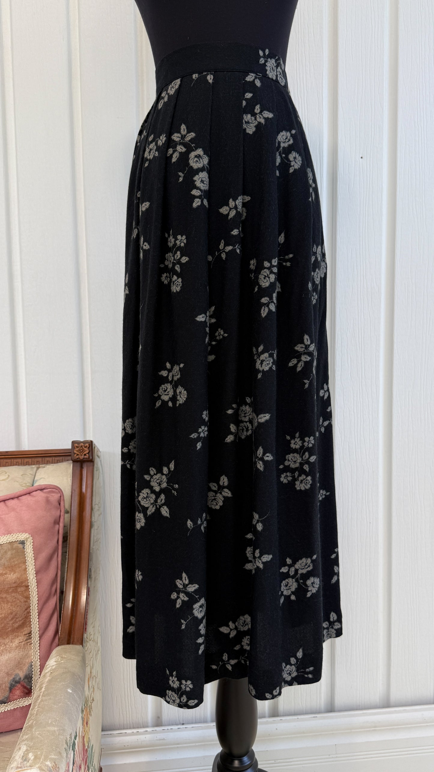 Jupe noire fleuris beige- medium