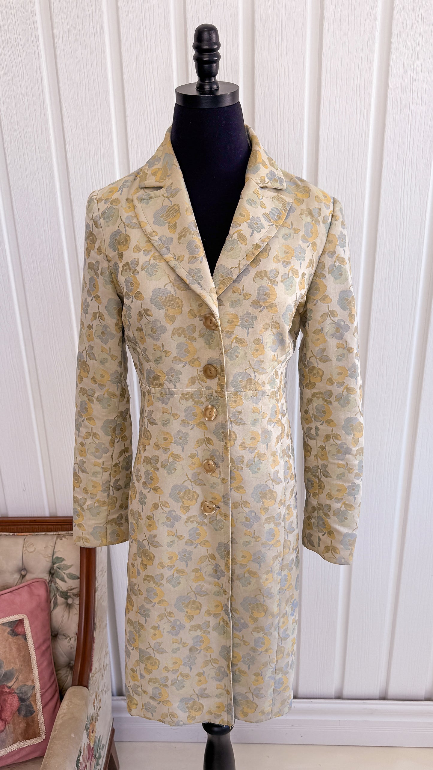Manteau beige fleuris bleu et jaune- small