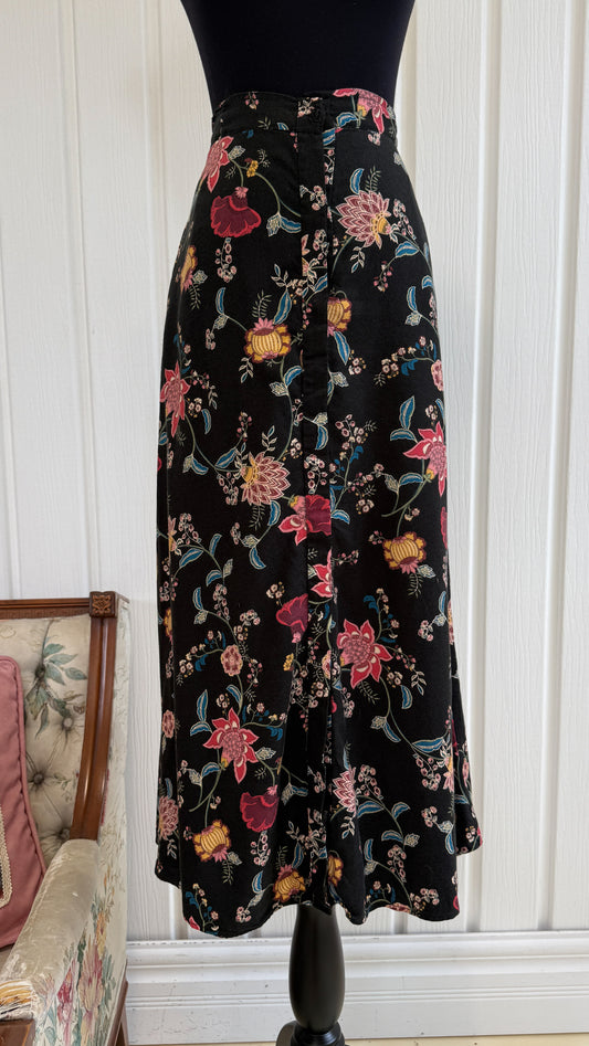 Jupe noire fleurie rose,bleu,jaune et vert- small