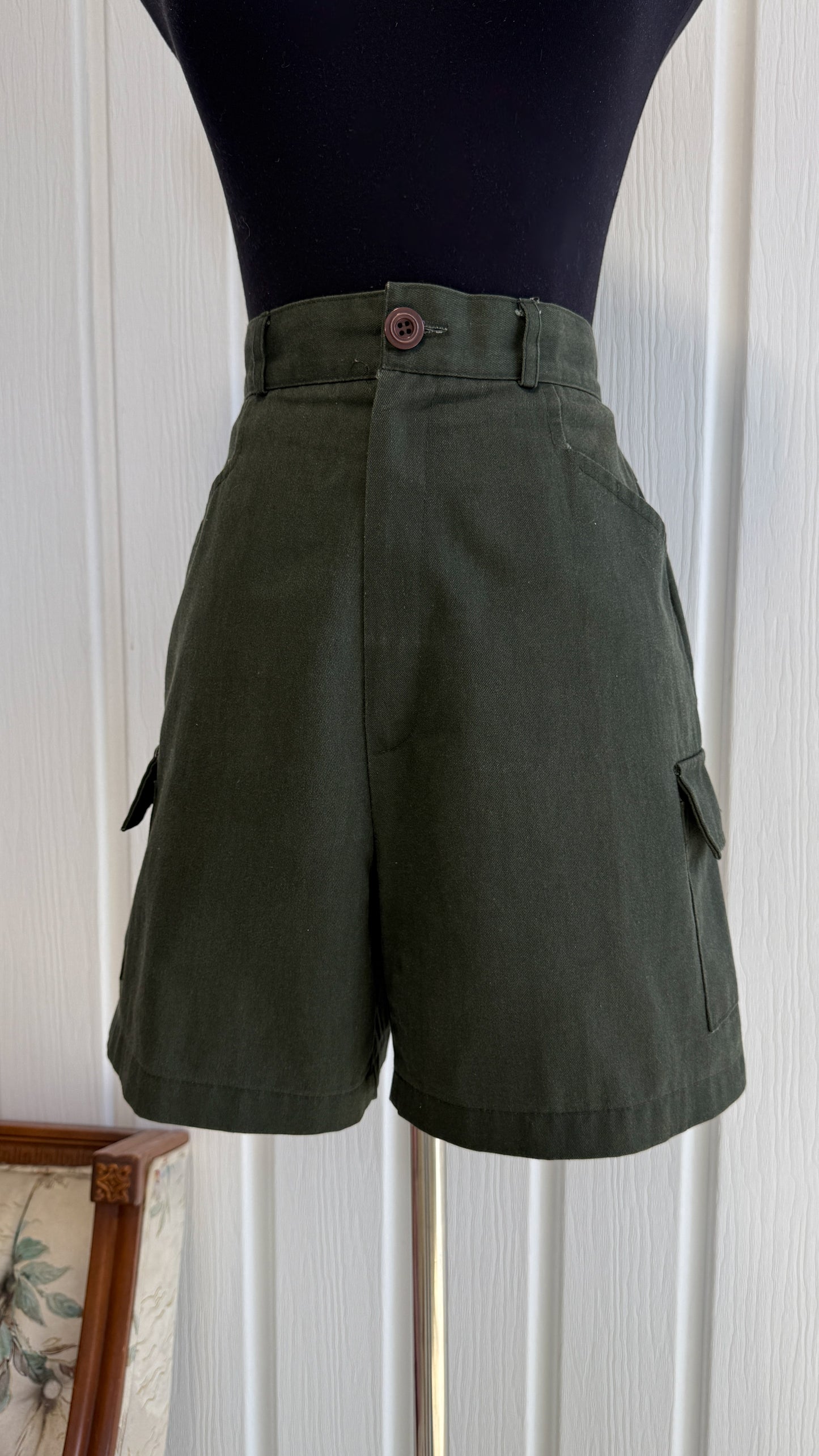 Nevada khaki green shorts - medium