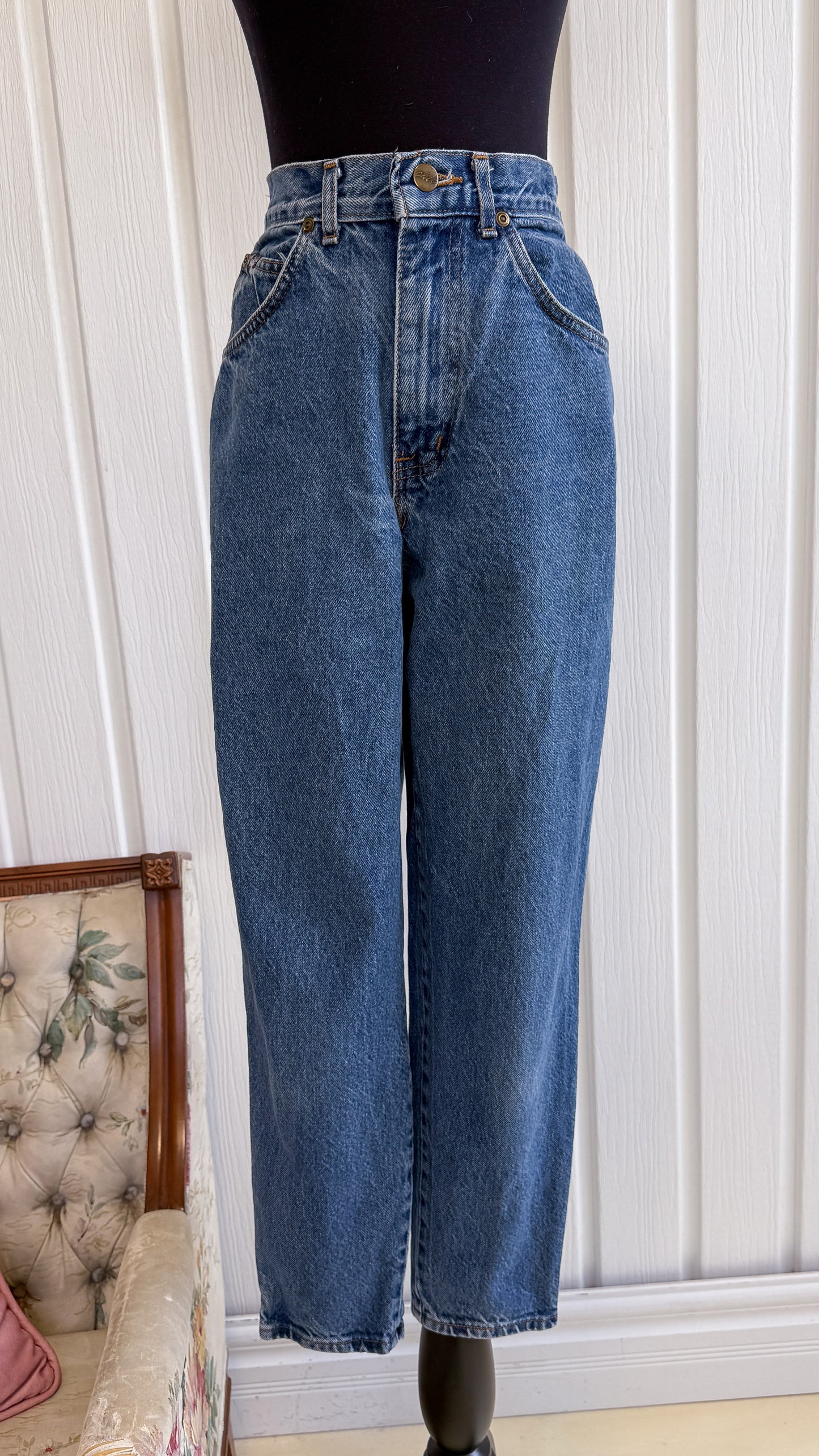 Chic straight-leg jeans - small