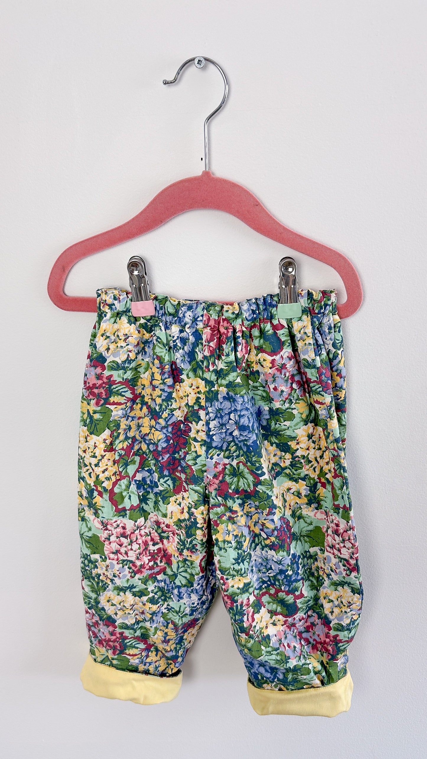 Enfant- pantalons réversibles fleuris/jaune- 5