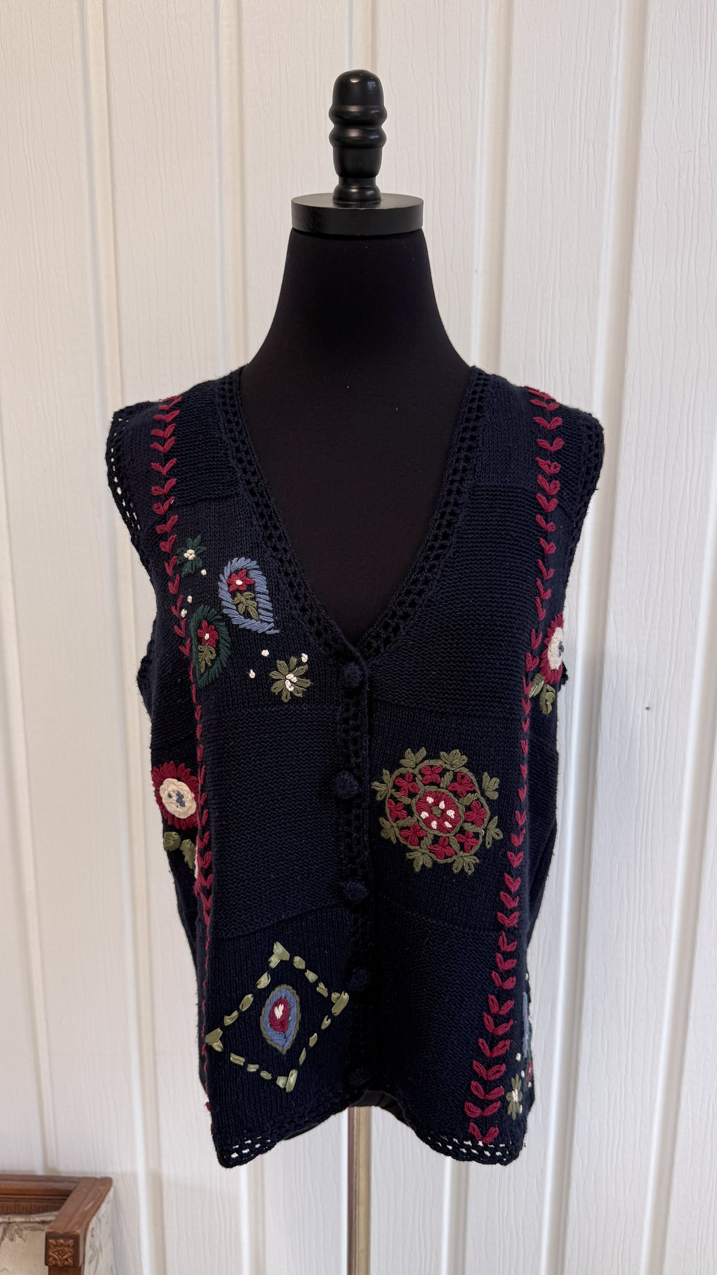 Veste sans manche en tricot marine fleuris- medium