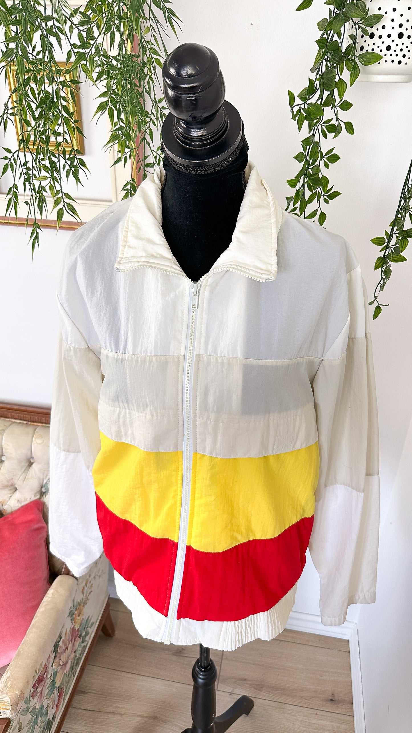 Manteau blanc,rouge et jaune- medium