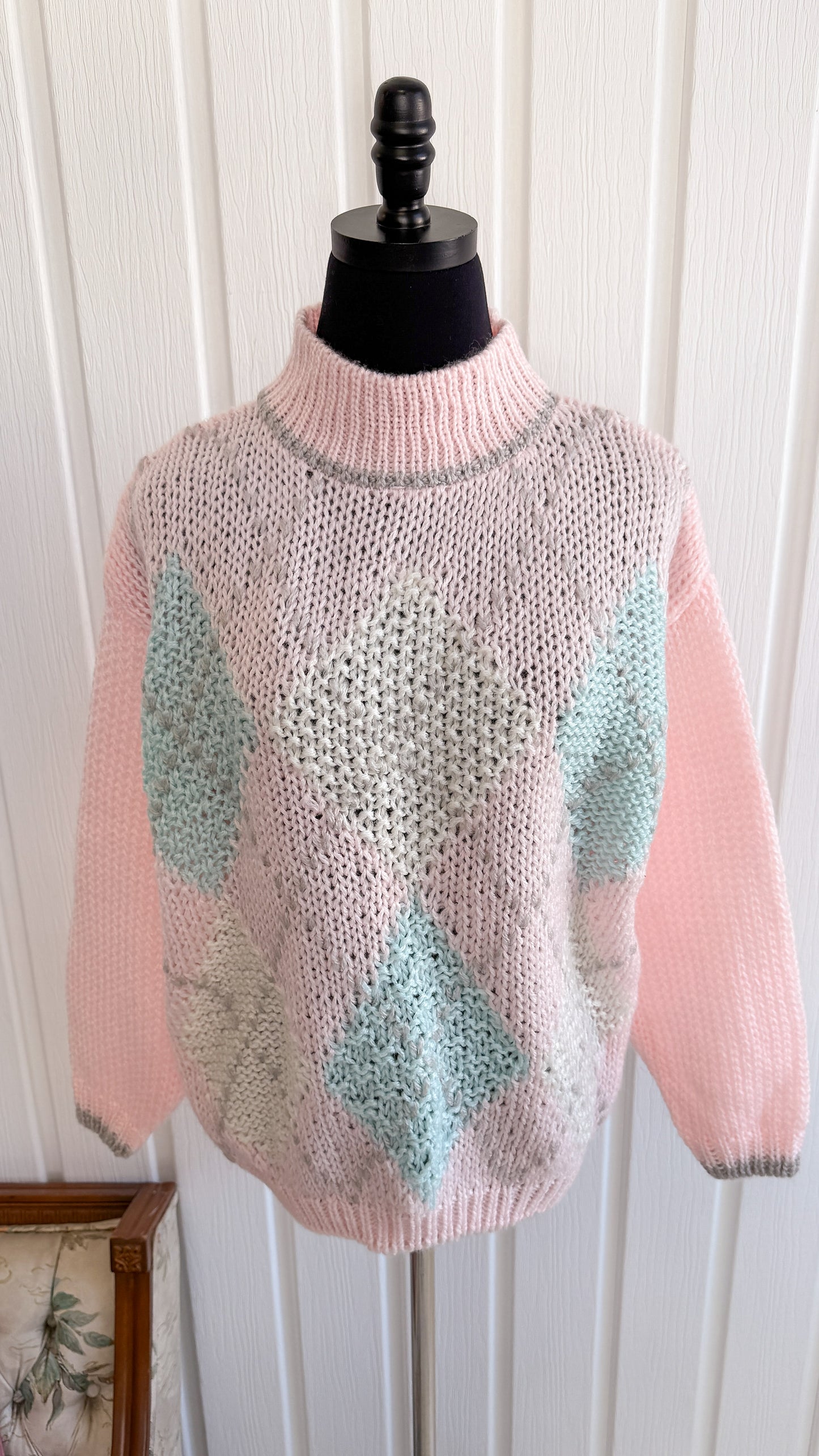 Pink diamond sweater - medium