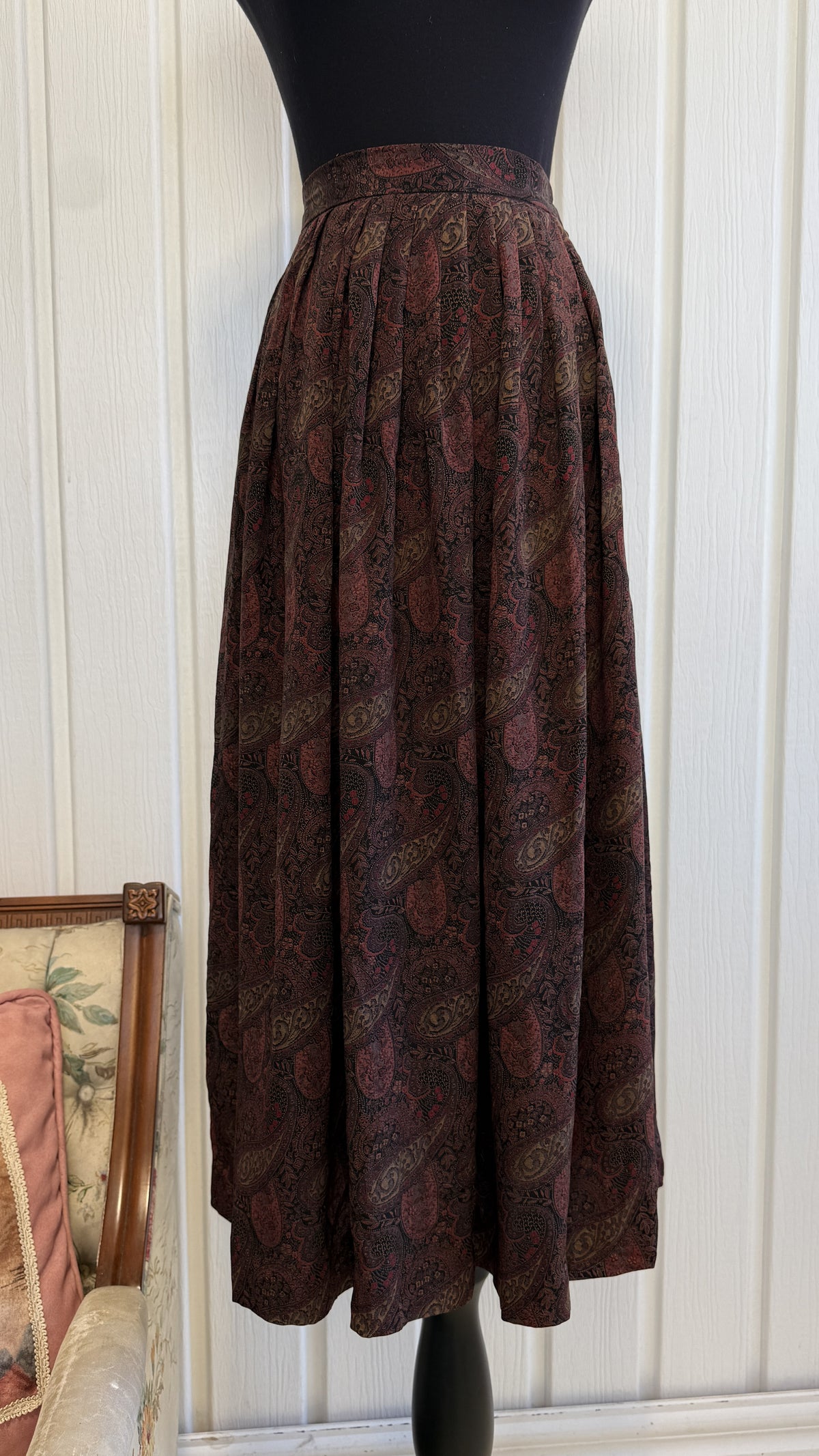 Jupe noir motifs paisley rouge- small