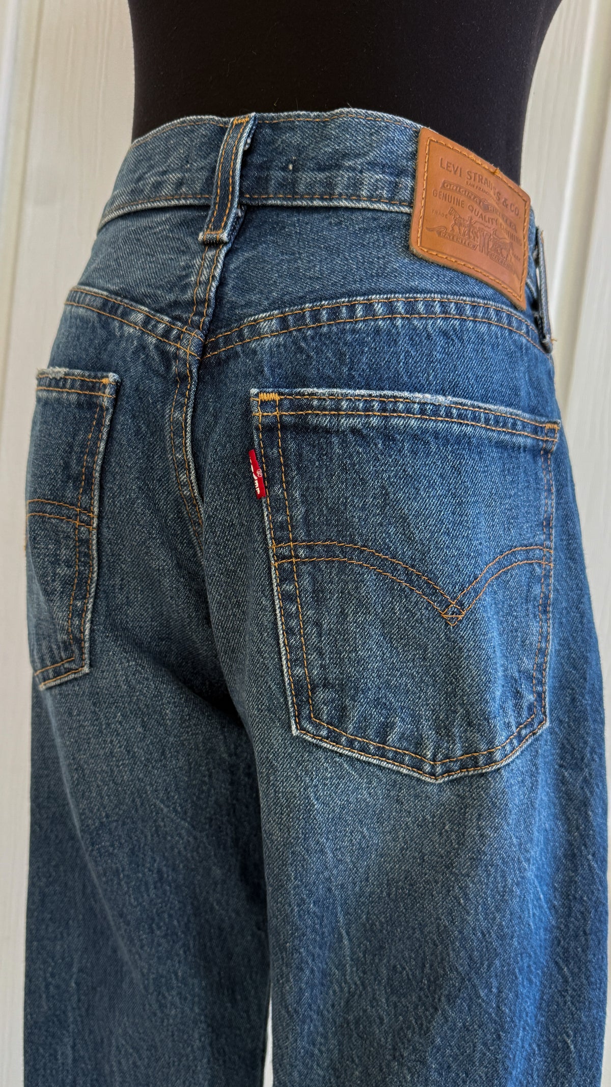 Jeans foncé Levis droit- small