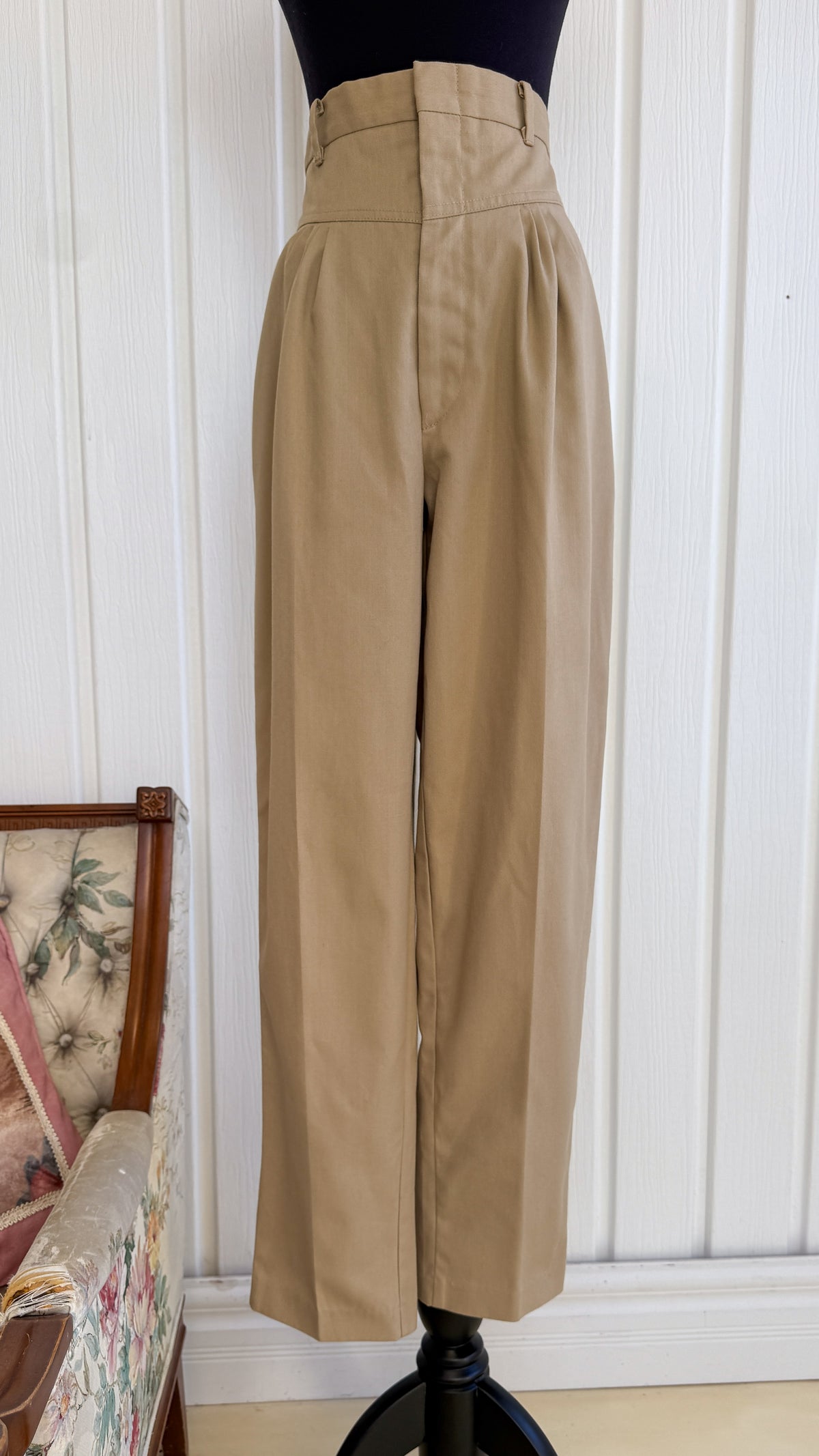 Pantalons/trouser beige droit- small