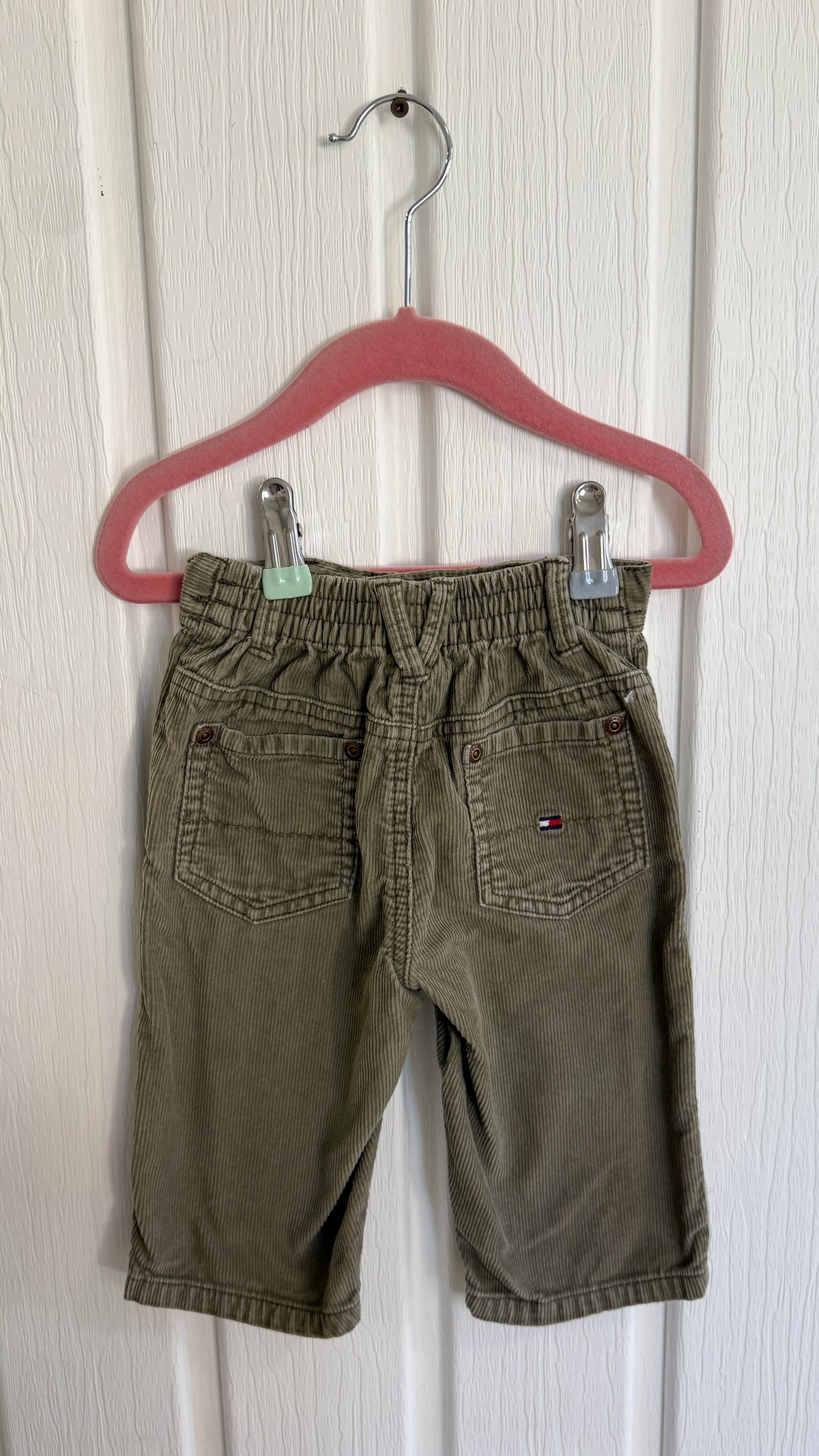 Enfants- pantalons corduroy vert Tommy Hilfiger- 6/12m