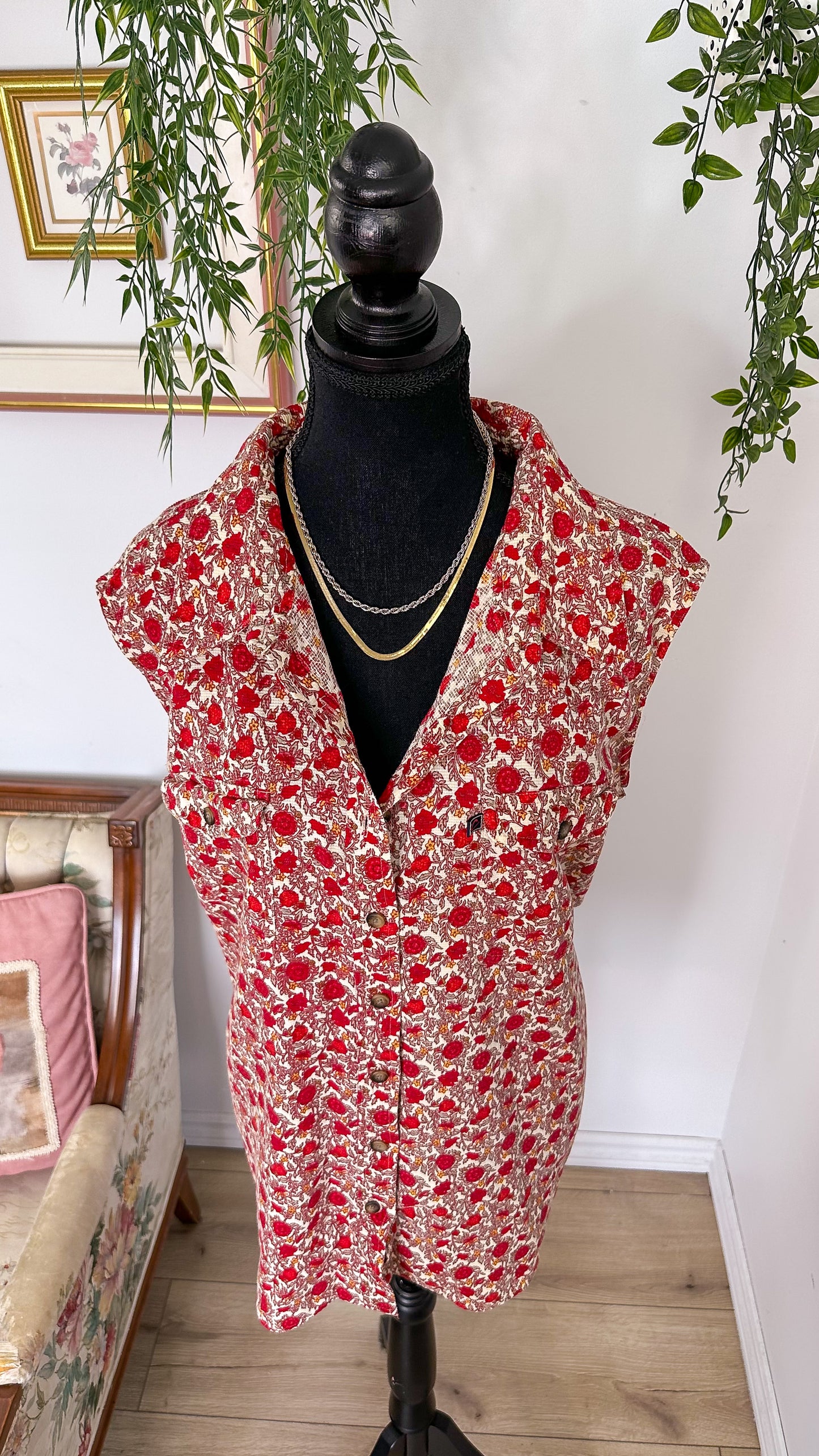Red floral sleeveless blouse - plus size