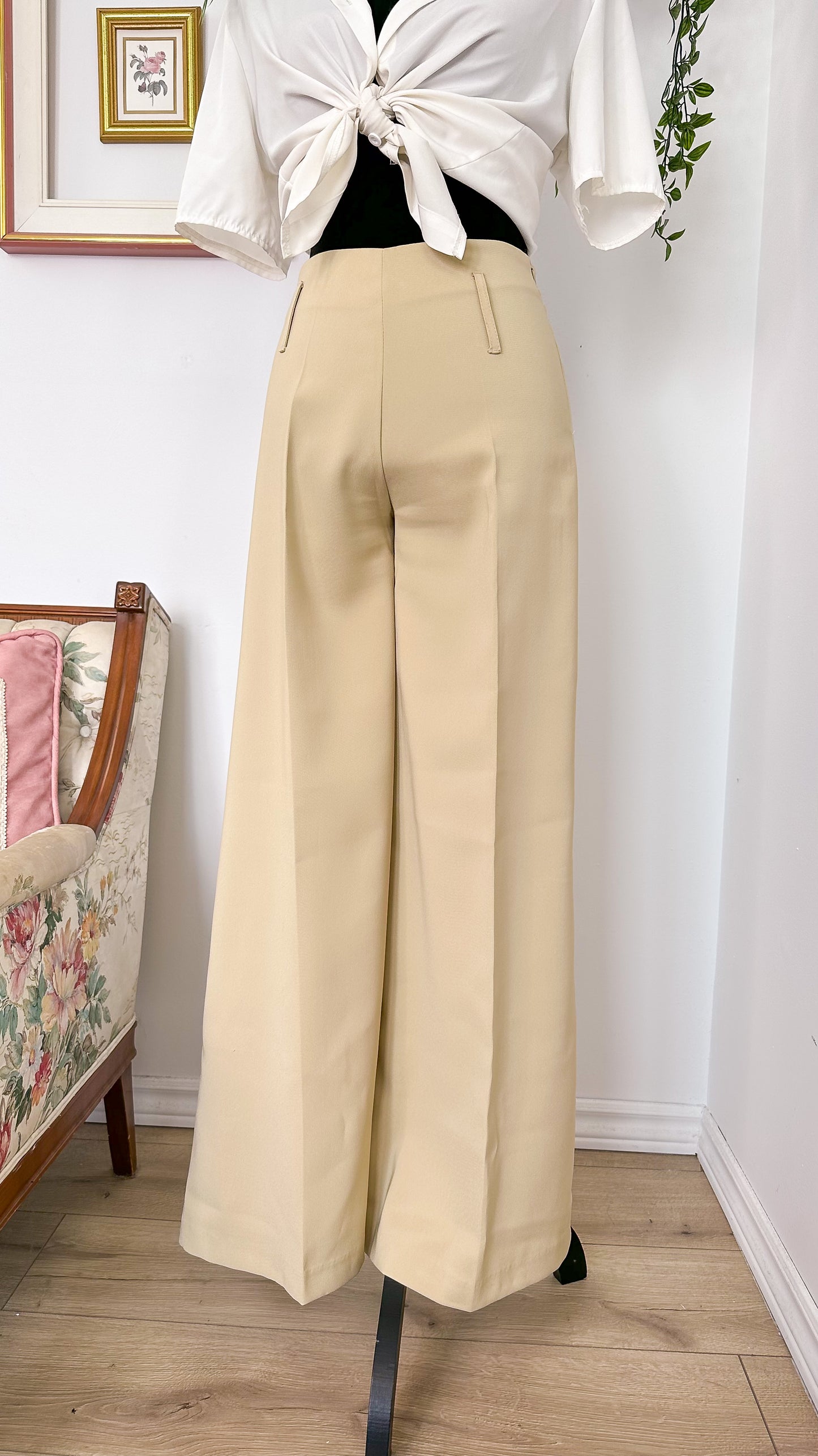 Beige flared pants - small