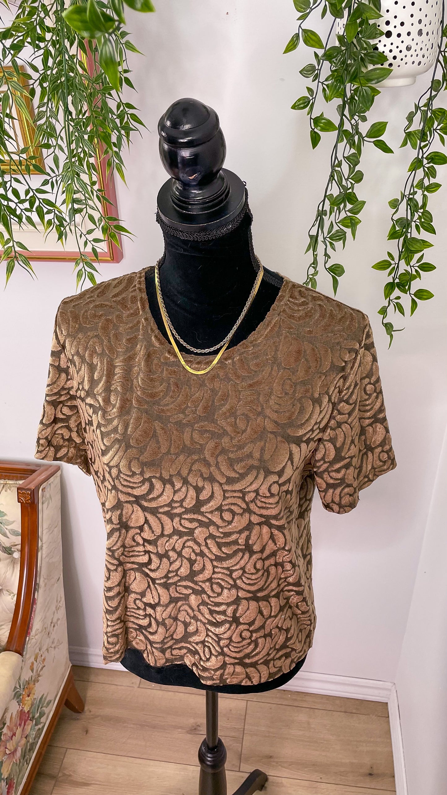 Golden velvet T-shirt - medium
