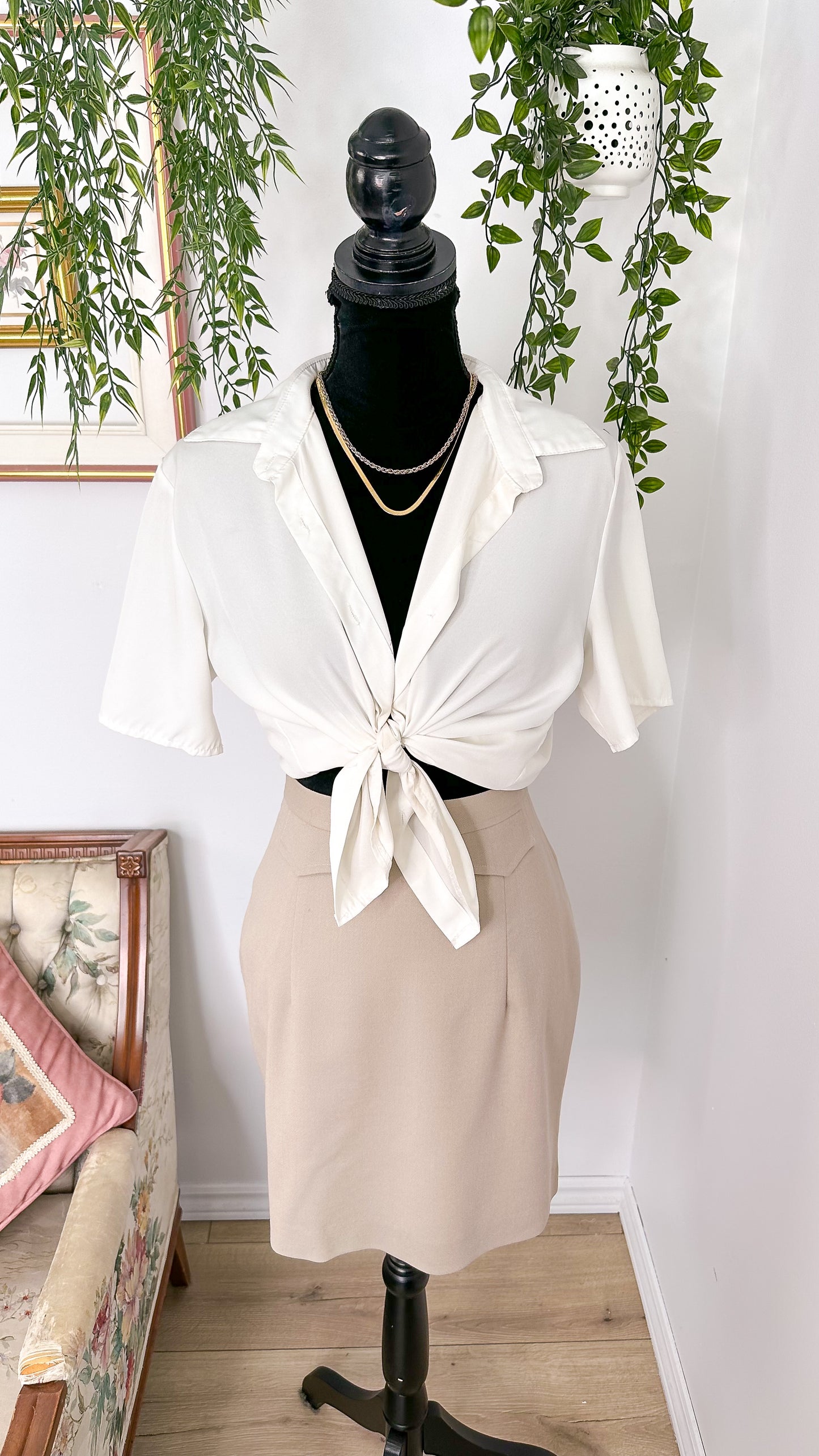 Short beige skirt - small